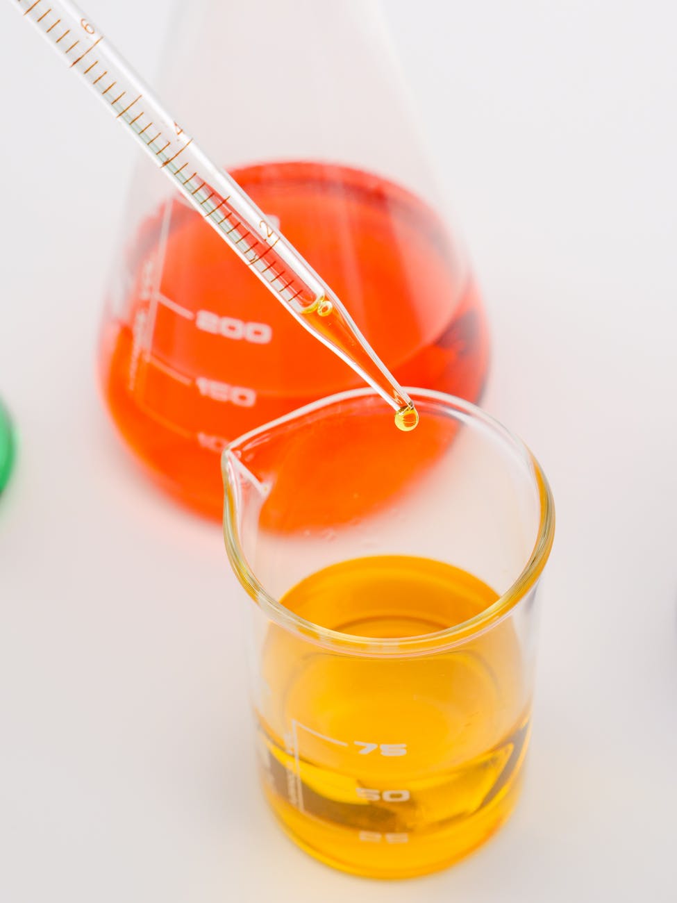 Óleo de laranja e pimenta tem ação antimicrobiana, diz estudo