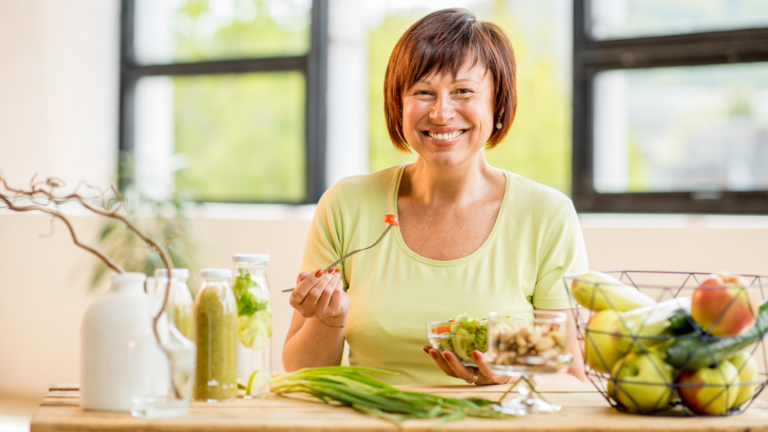 Gestão do peso após a menopausa: Dicas práticas para uma vida saudável